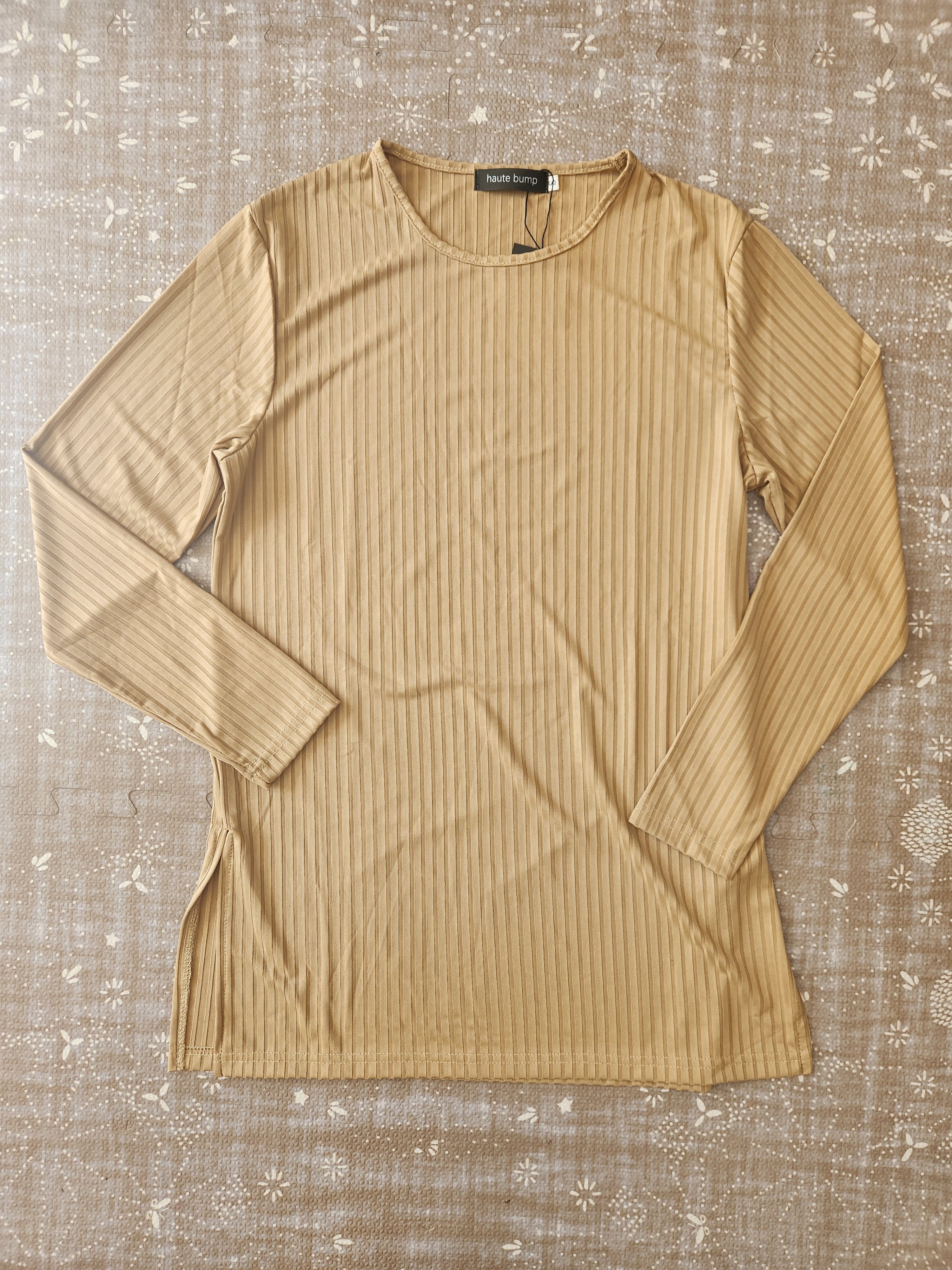 "Basic B" Side Slit Ribbed Maternity Top