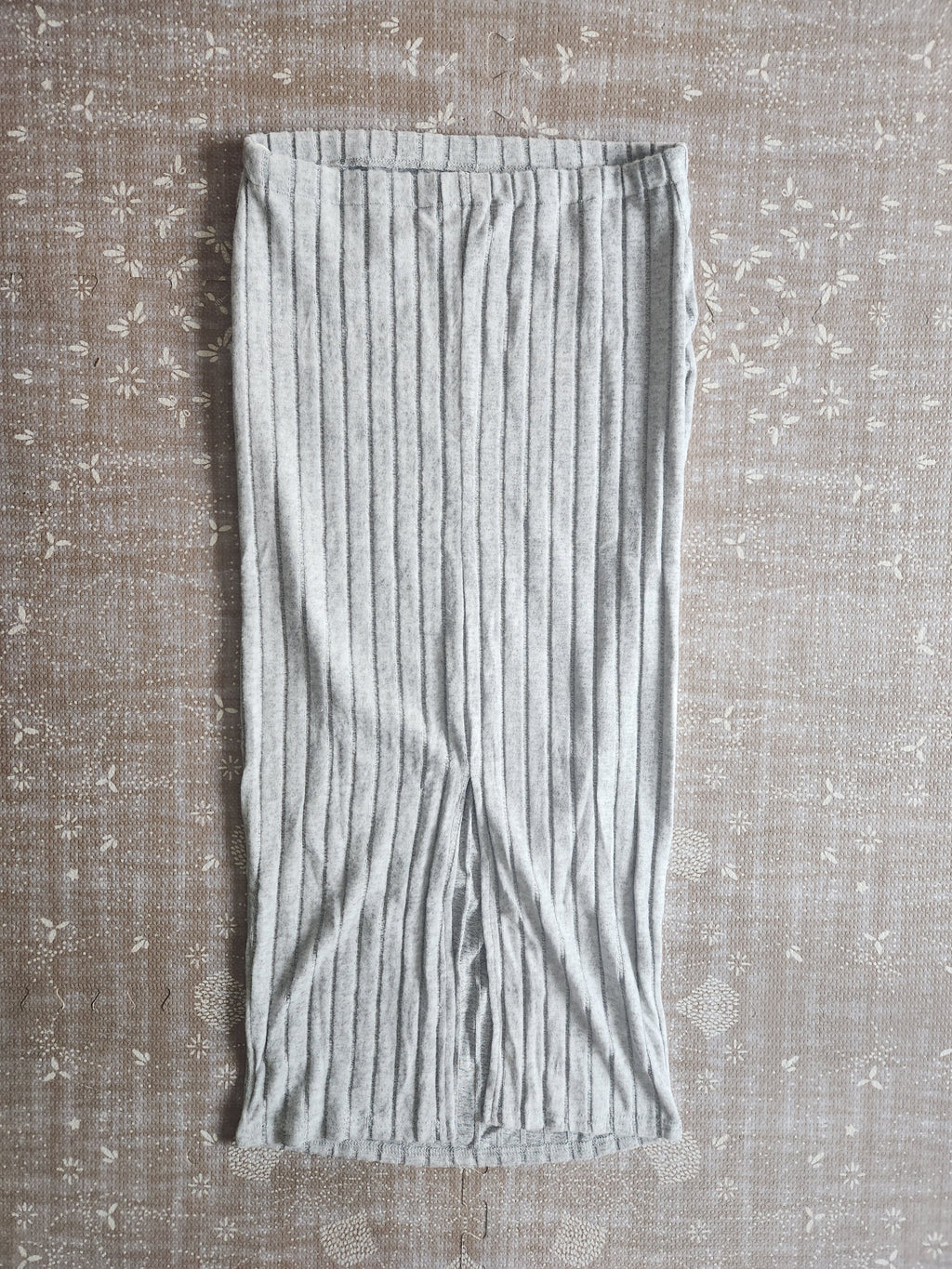 Ribbed Knit Maternity Midi Skirt with Back Slit