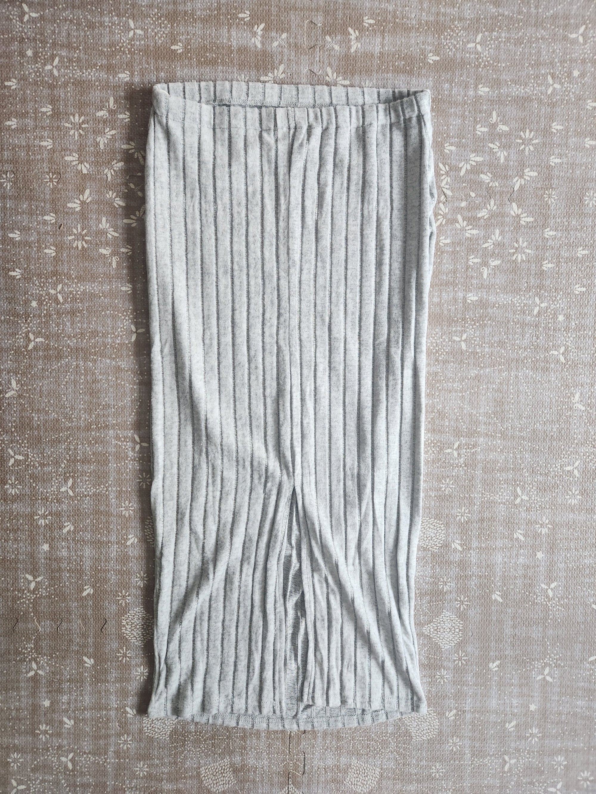 Ribbed Knit Maternity Midi Skirt with Back Slit