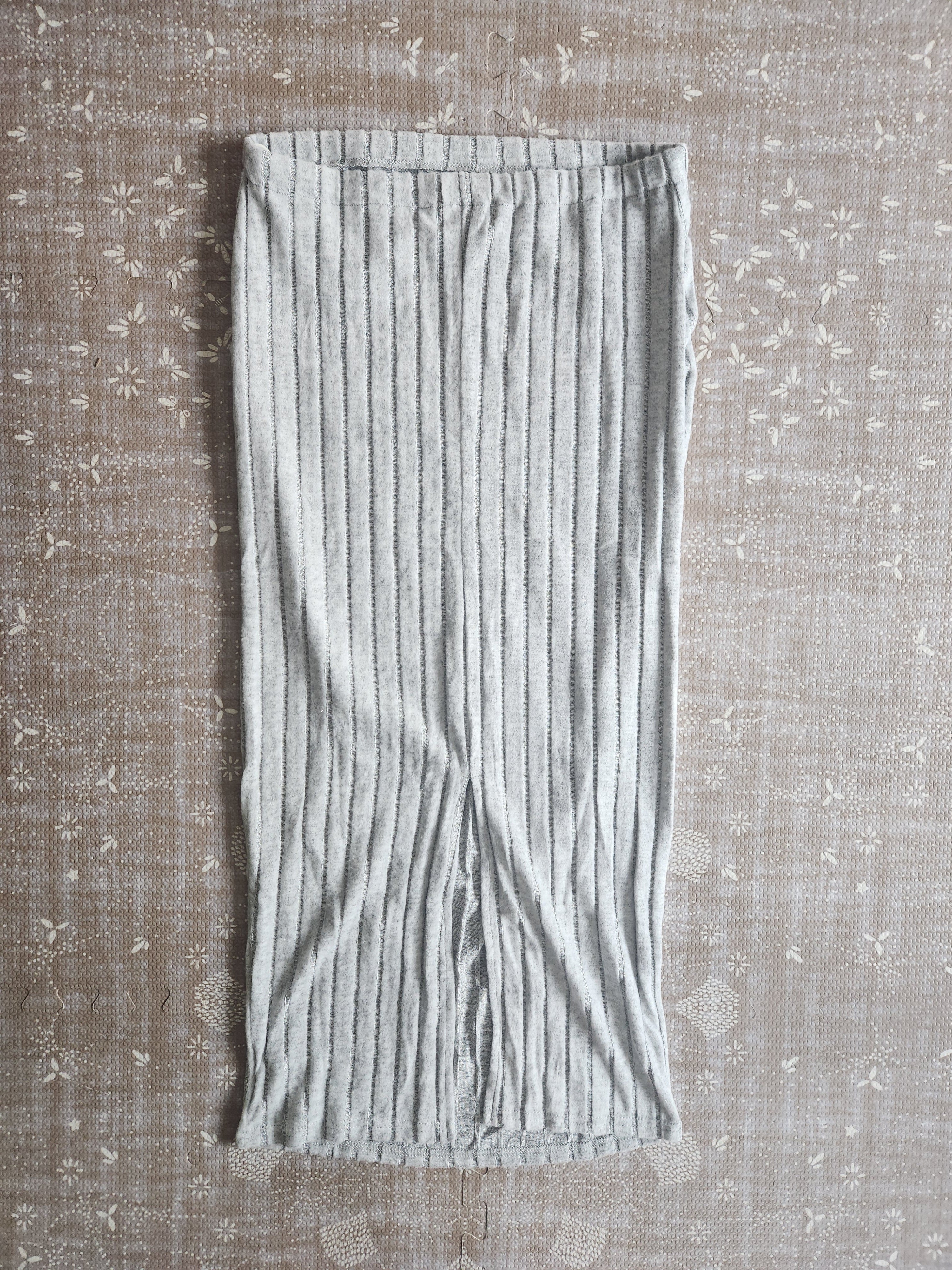 Ribbed Knit Maternity Midi Skirt with Back Slit